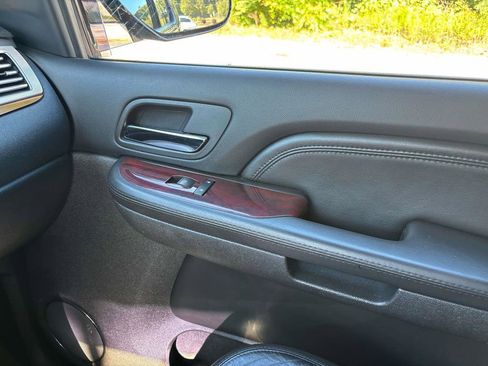 Used 2008 Cadillac Escalade AWD image 29