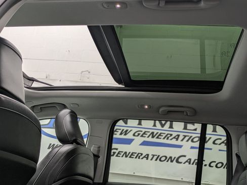 Used 2023 Jeep Grand Cherokee 4WD 4xe image 5