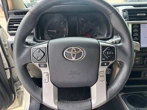 Used 2020 Toyota 4Runner SR5 image 12