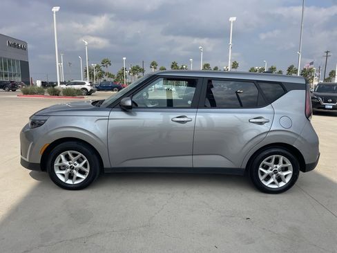 Used 2024 Kia Soul LX w/ Option Group 015 image 2