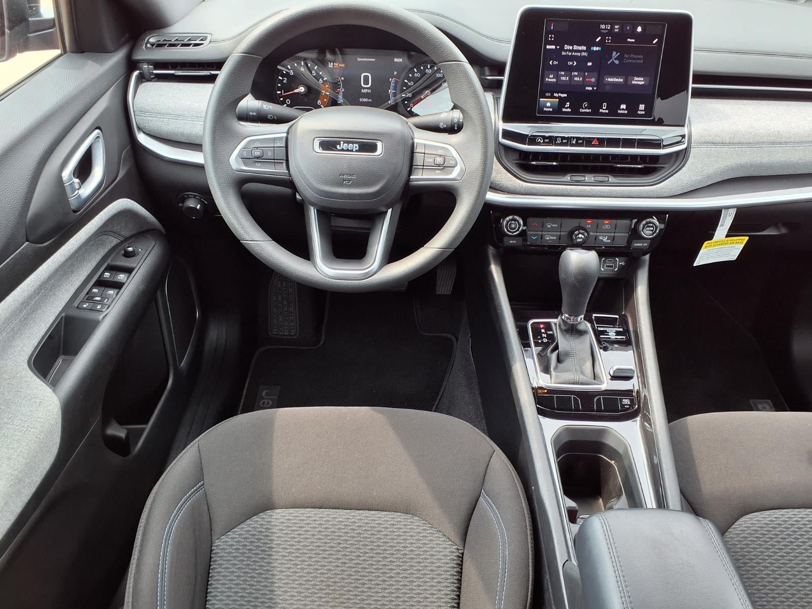 Used 2025 Jeep Compass Sport AWD/4WD image 2