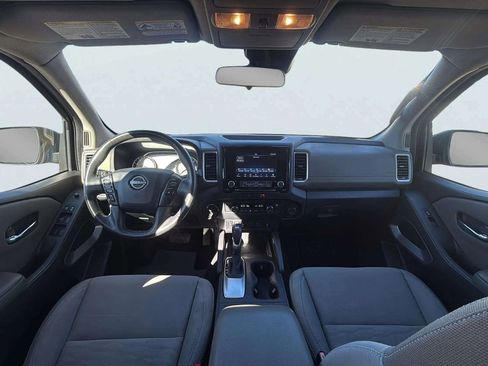 Used 2022 Nissan Frontier SV image 9