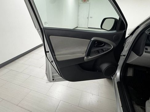 Used 2010 Toyota RAV4 4WD image 9