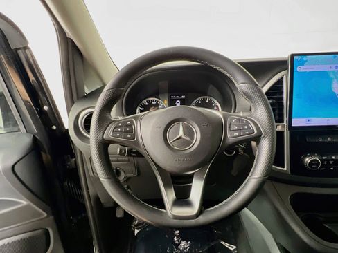 Used 2018 Mercedes-Benz Metris Passenger image 18