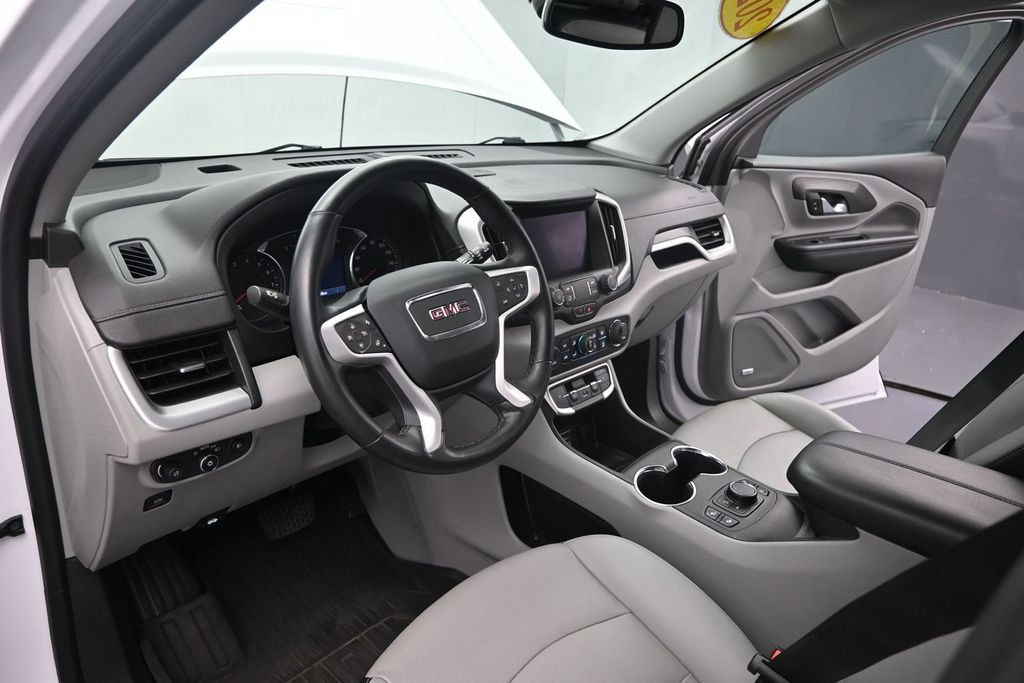 Used 2024 GMC Terrain SLT w/ Infotainment Package II FWD image 18