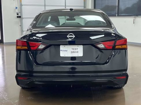 Used 2025 Nissan Altima 2.5 SV FWD image 6