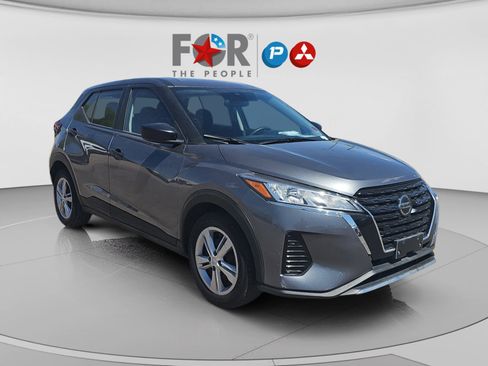 Used 2021 Nissan Kicks S FWD image 7