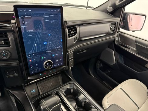 Used 2023 Ford F150 Lightning Platinum image 27