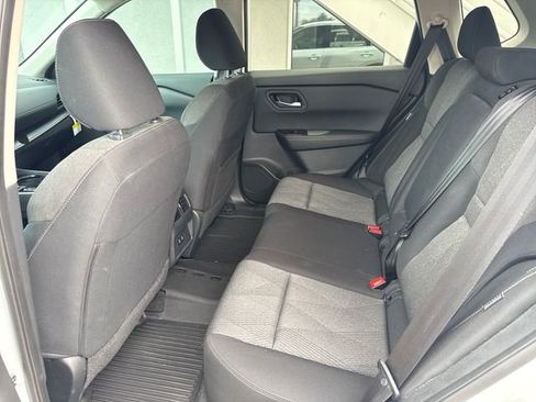 Certified 2024 Nissan Rogue SV FWD image 16
