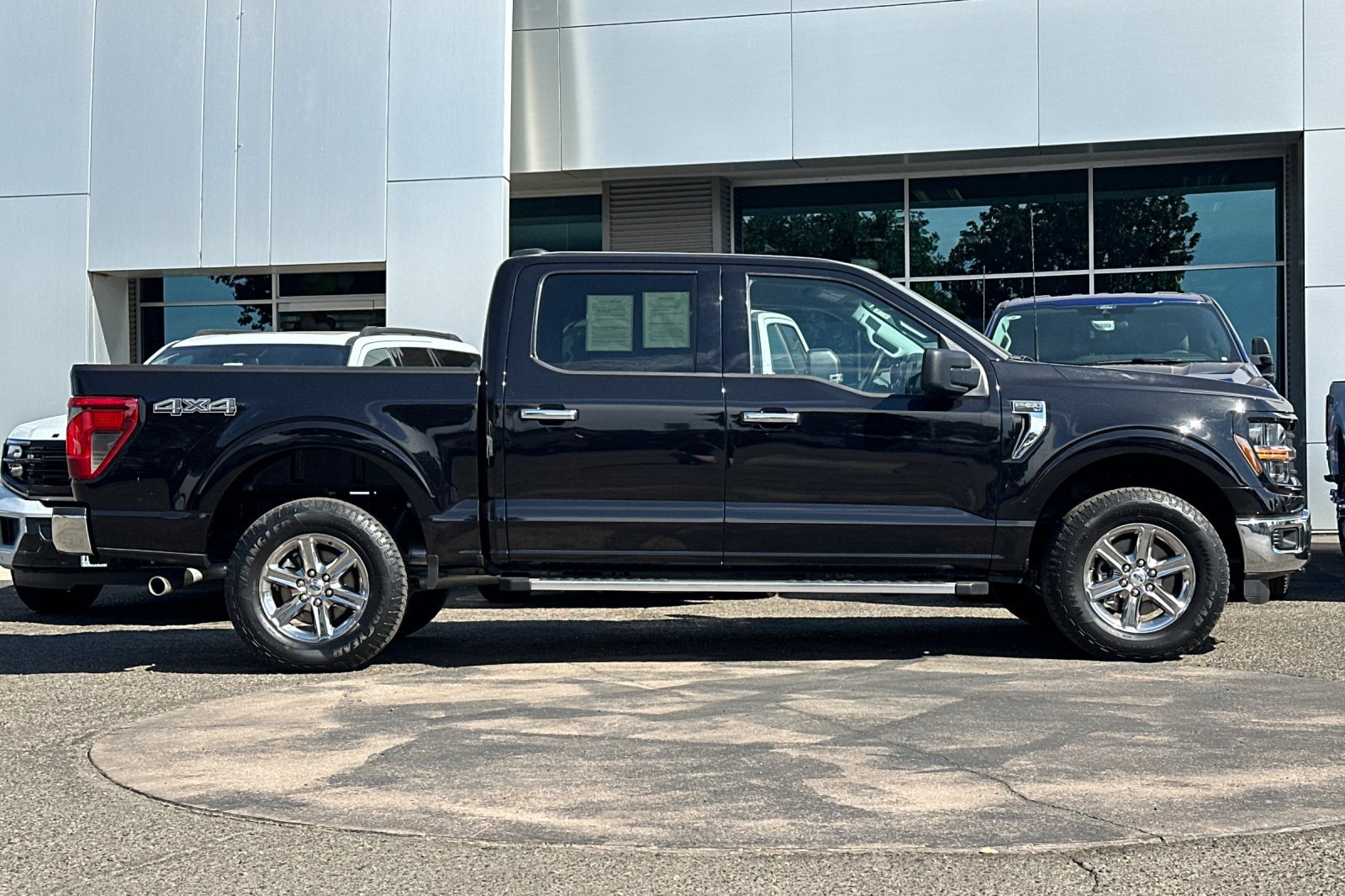 Used 2025 Ford F150 XLT w/ Equipment Group 301A Standard AWD/4WD image 3