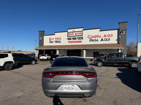 Used 2018 Dodge Charger SXT image 4