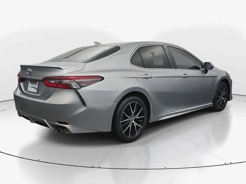 Used 2022 Toyota Camry SE image 10