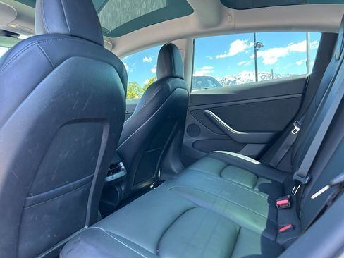 Used 2022 Tesla Model 3 Long Range AWD/4WD image 27