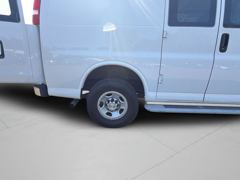 Used 2021 Chevrolet Express 2500 w/ Driver Convenience Package RWD image 32