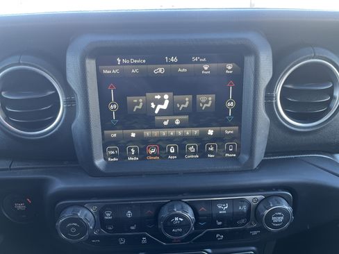 Used 2019 Jeep Wrangler Unlimited Sahara image 22