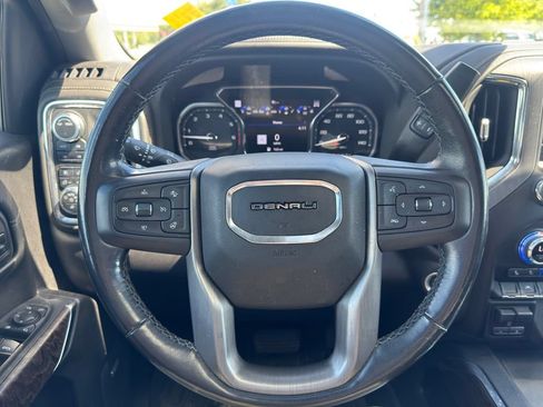 Used 2022 GMC Sierra 1500 Denali w/ Driver Alert Package II AWD/4WD image 9
