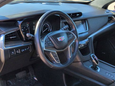 Used 2018 Cadillac XT5 Platinum w/ Driver Assist Package image 10