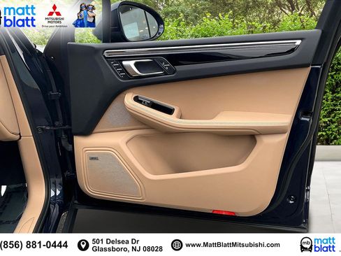 Used 2020 Porsche Macan w/ Premium Package Plus image 26