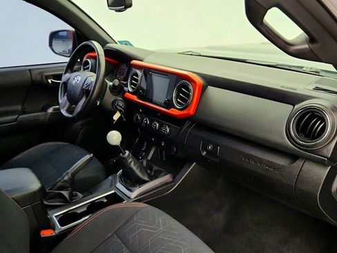 Used 2016 Toyota Tacoma TRD Sport w/ Towing Package AWD/4WD image 25
