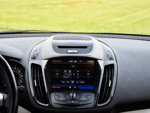 Used 2013 Ford Escape SEL w/ Class II Trailer Tow Pkg image 22