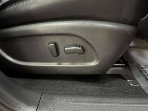Used 2019 Nissan Pathfinder SL FWD image 55