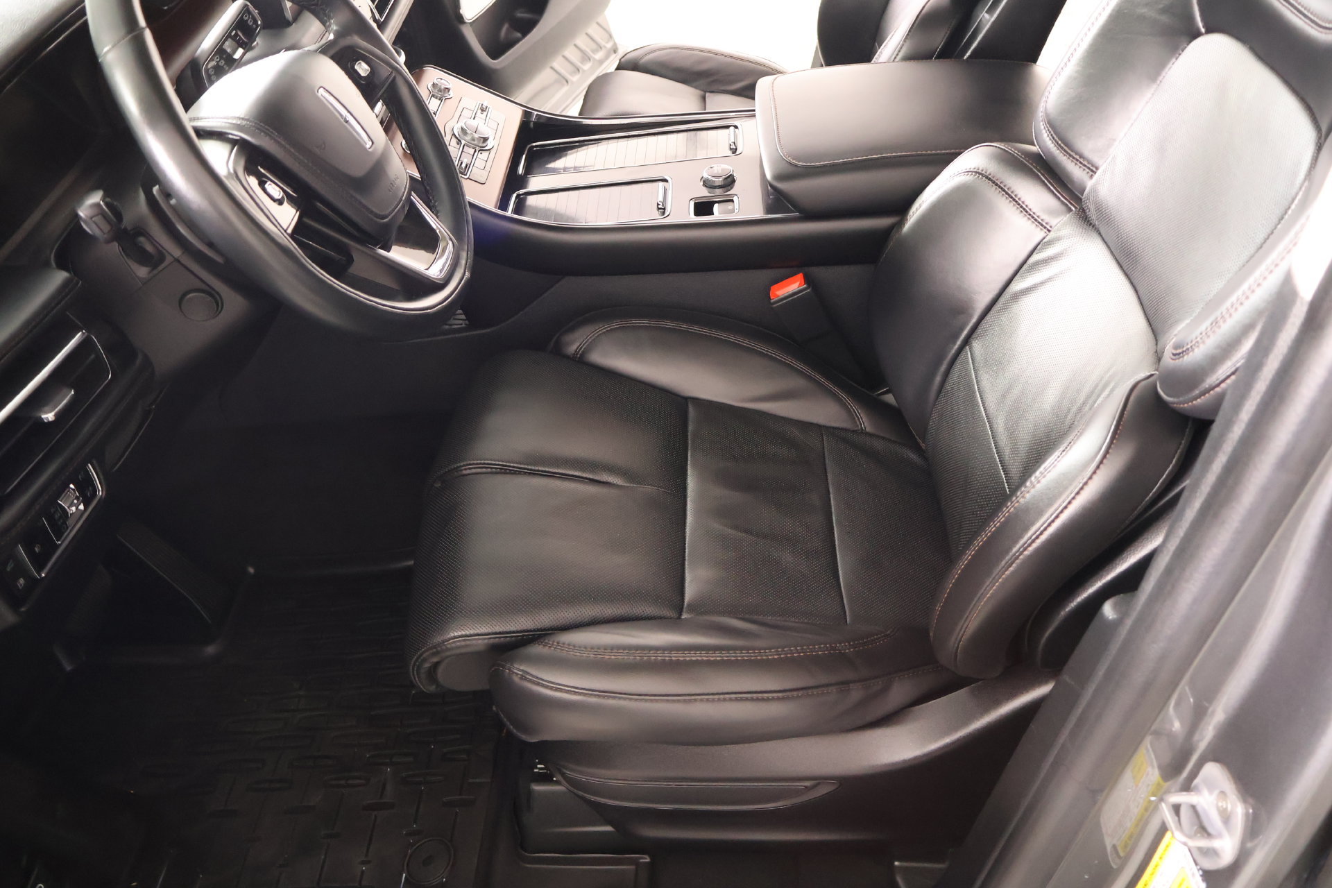 Used 2023 Lincoln Aviator Grand Touring w/ Equipment Group 301A AWD/4WD image 12