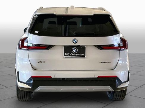New 2026 BMW X1 xDrive28i w/ Technology Package AWD/4WD image 4