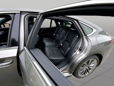 Certified 2023 Lexus LS 500 AWD w/ Interior Upgrade Package image 21