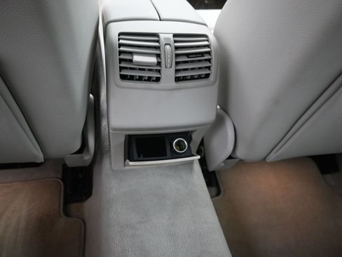 Used 2015 Mercedes-Benz E 350 Sedan image 23