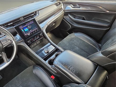 Used 2021 Jeep Grand Cherokee L Laredo image 14