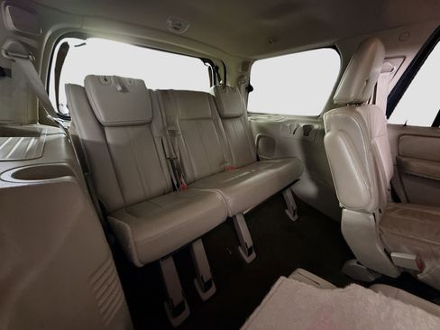 Used 2015 Lincoln Navigator 2WD image 41