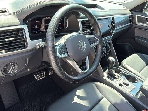 Used 2022 Volkswagen Atlas SEL R-Line AWD/4WD image 25