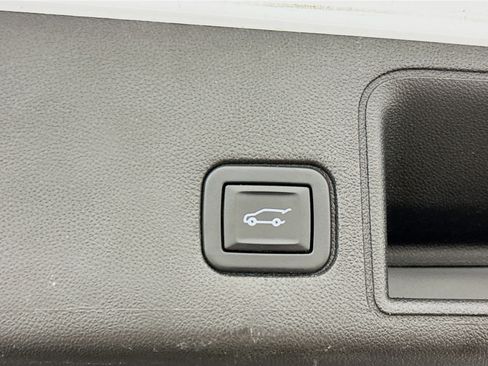 Used 2022 GMC Terrain SLT AWD/4WD image 31