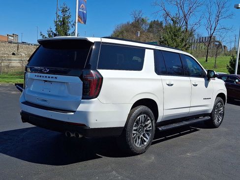 Used 2025 Chevrolet Suburban Z71 AWD/4WD image 6