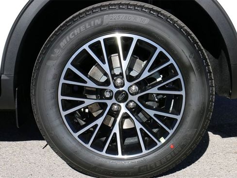 New 2025 Ford Escape SE image 8