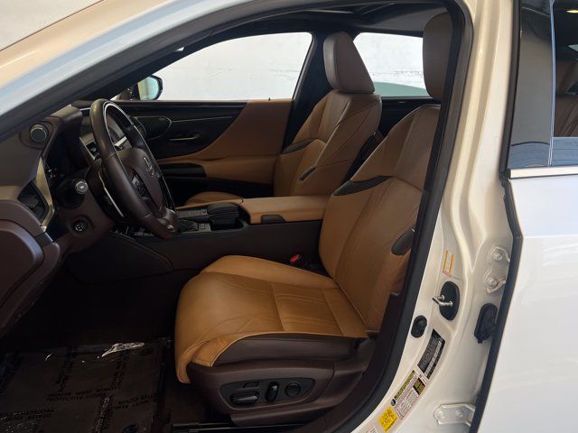 Used 2021 Lexus ES 300h w/ Accessory Package FWD image 29