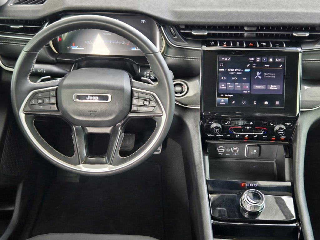 Used 2023 Jeep Grand Cherokee Laredo w/ Luxury Tech Group I AWD/4WD image 28