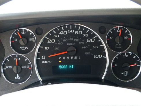 Used 2024 Chevrolet Express 2500 w/ Driver Convenience Package image 32