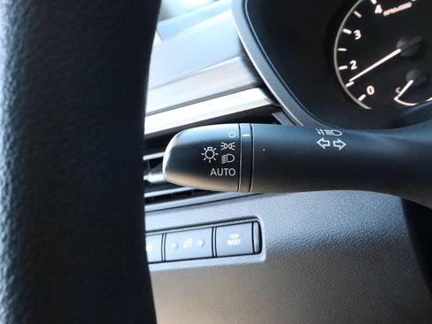 Used 2025 Nissan Altima 2.5 SV FWD image 16