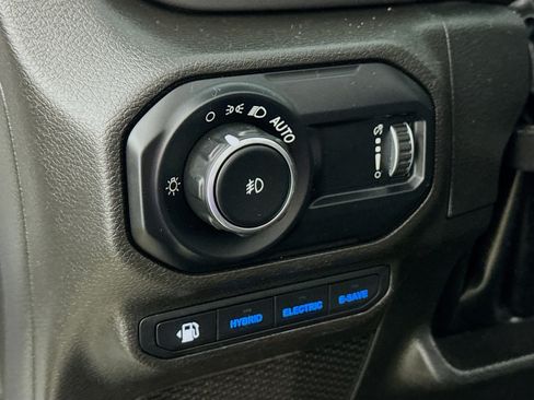 Used 2023 Jeep Wrangler Unlimited w/ Sun & Screen Package AWD/4WD image 14