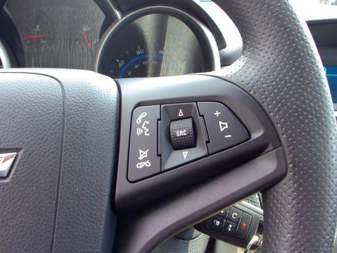 Used 2016 Chevrolet Cruze LT FWD image 18