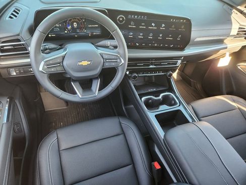 New 2026 Chevrolet Traverse LT w/ Sun and Wheel Package image 2