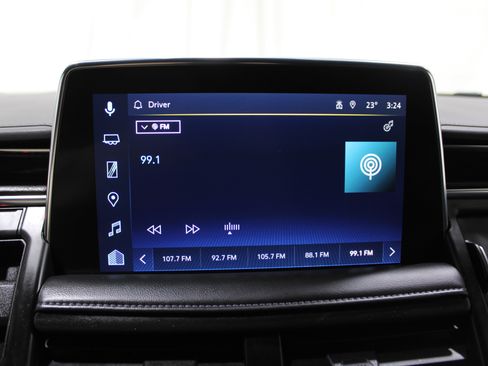 Used 2023 Chevrolet Suburban Z71 image 16