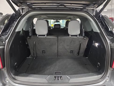 Used 2023 Ford Explorer XLT w/ Equipment Group 202A image 13