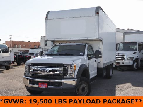 Used 2017 Ford F550 2WD Regular Cab Super Duty image 4