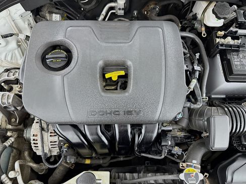 Used 2019 Hyundai Elantra SE FWD image 36