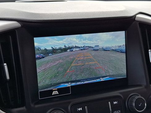 Used 2022 GMC Terrain SLT w/ Infotainment Package II AWD/4WD image 18