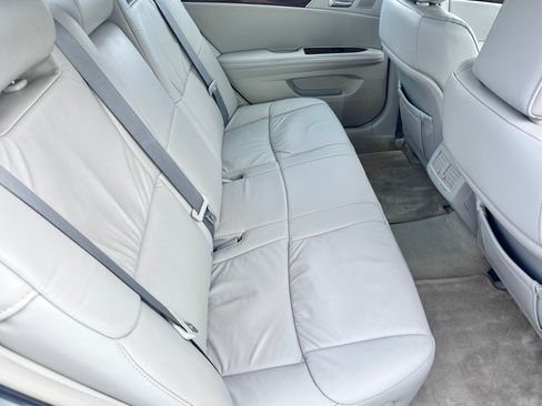Used 2009 Toyota Avalon XLS image 8