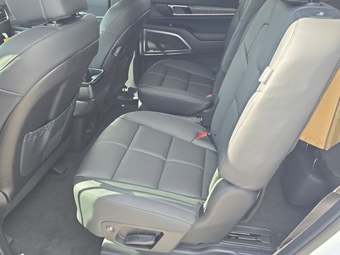 New 2025 Kia Telluride EX image 17