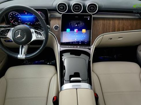 Used 2025 Mercedes-Benz GLC 350e 4MATIC image 52
